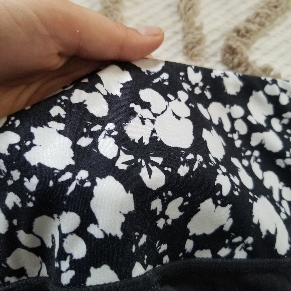 Athleta Black and White Marble Print High-Rise Leggings - Picture 14 of 14